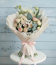 Букет цветов из:  Розы и Лизиантусы в Удобной Краснодарский край