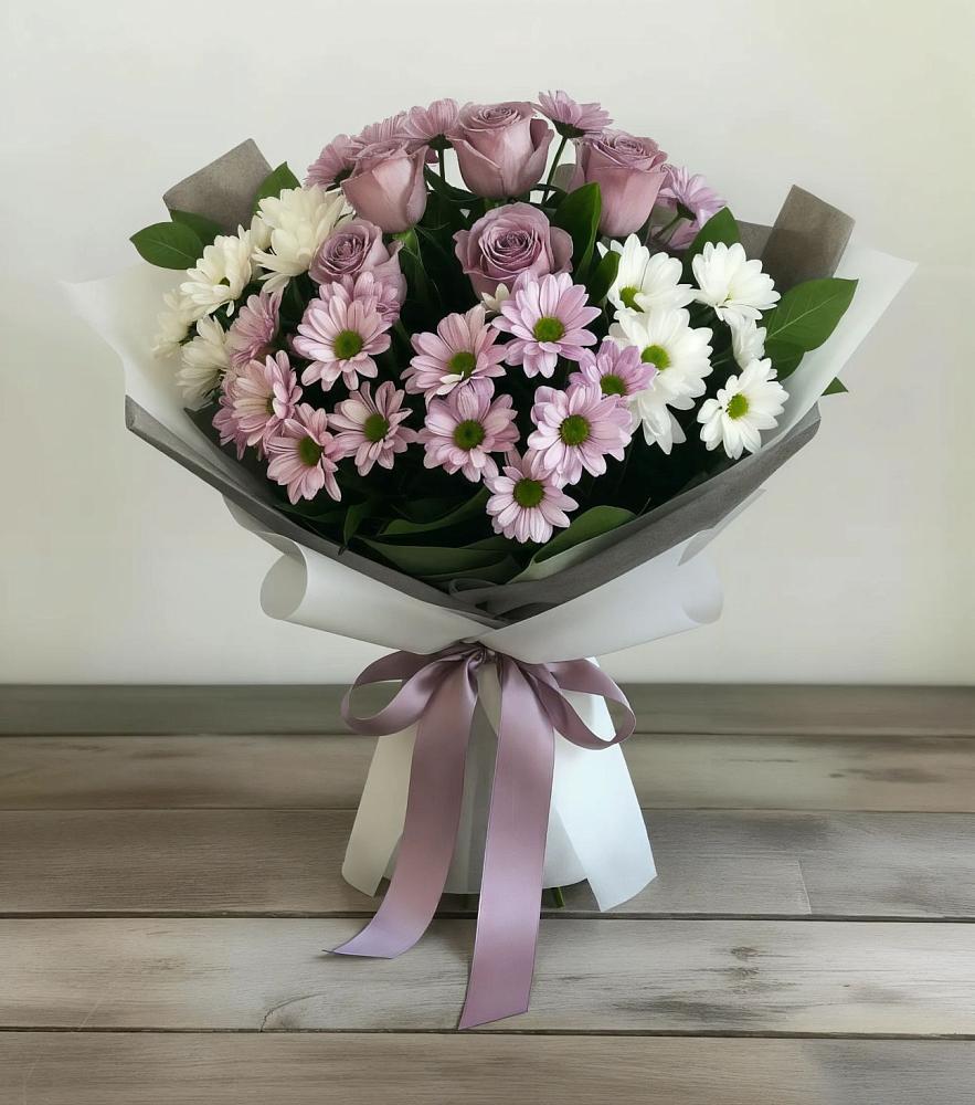 Букет цветов из: Хризантемы и Розы в Удобной Краснодарский край