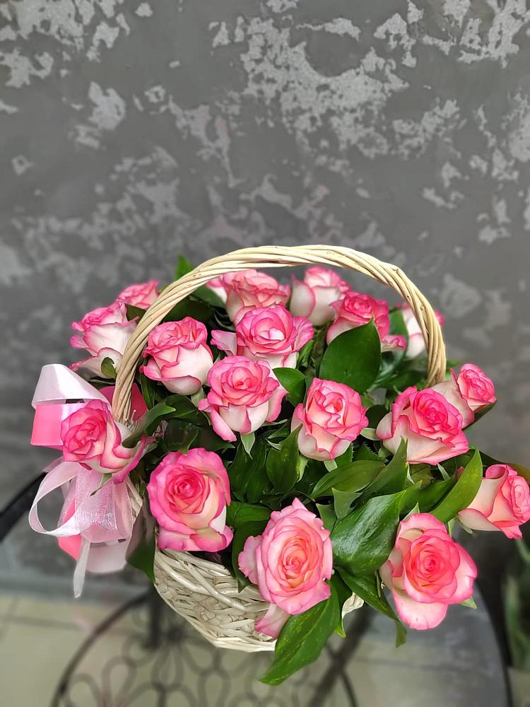Цветочная композиция из Розы в корзине в Удобной Краснодарский край