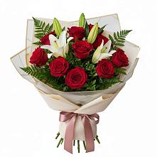 Букет цветов из:  Лилии и Розы в Удобной Краснодарский край