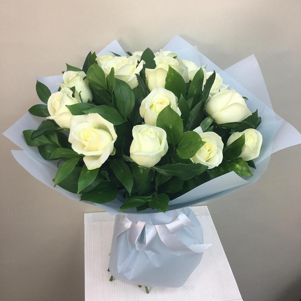 Букет 15 Белых роз Проуд в Удобной Краснодарский край