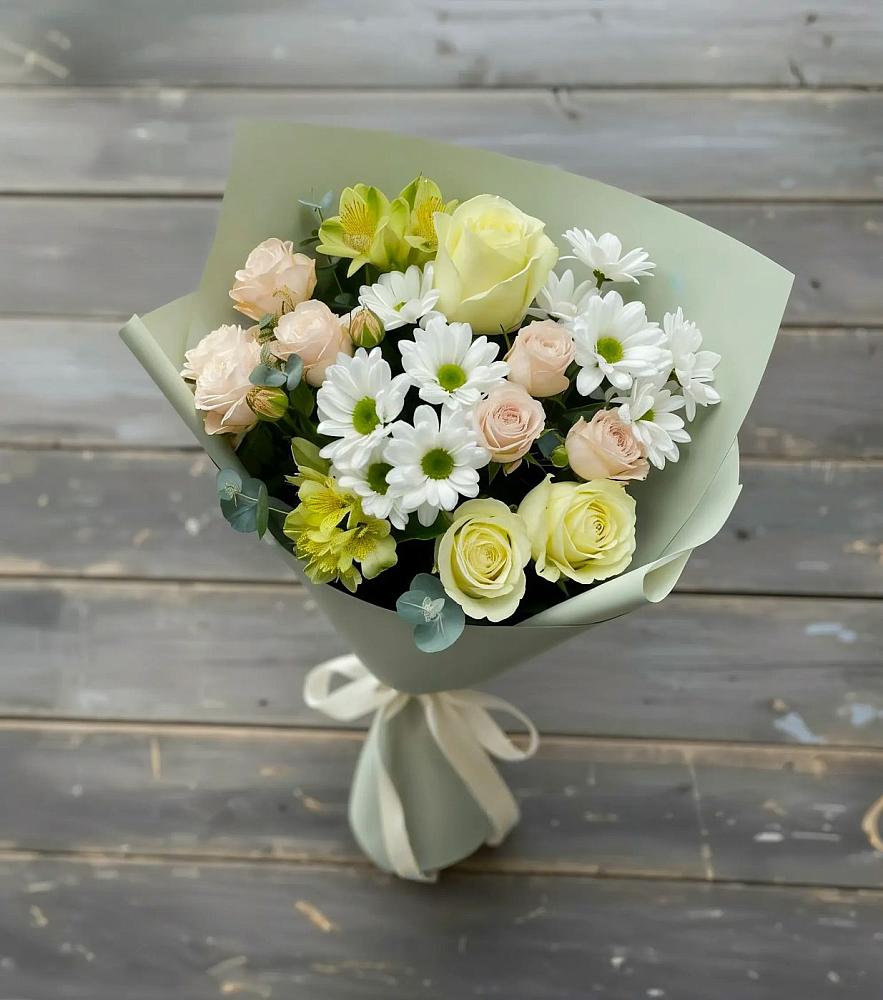 Букет цветов из: Альстромерии, Розы и Хризантемы в Удобной Краснодарский край