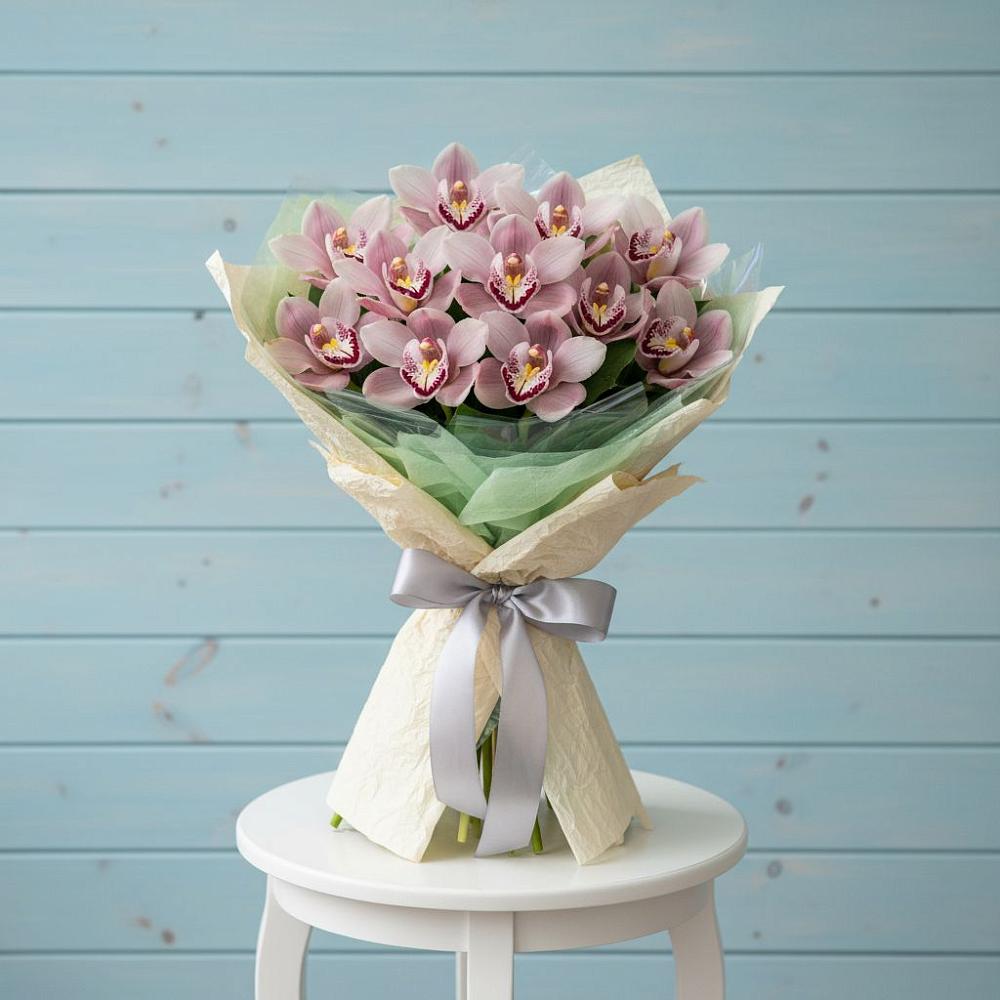 Букет цветов из: Орхидеи и Розы в Удобной Краснодарский край