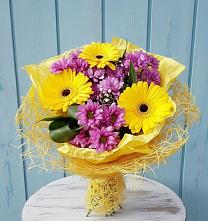Букет цветов из:  Хризантемы и Герберы #REPLACE_PRED# Удобной Краснодарский край