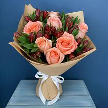 Букет цветов из:  Розы и Альстромерии в Удобной Краснодарский край