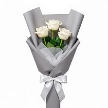 Букет 3 белые розы в Удобной Краснодарский край