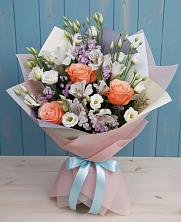 Букет цветов из:  Лизиантусы, Розы, Альстромерии и Гипсофила в Удобной Краснодарский край