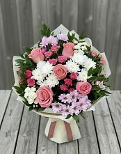 Букет цветов из:  Альстромерии, Гвоздики, Розы и Хризантемы в Удобной Краснодарский край