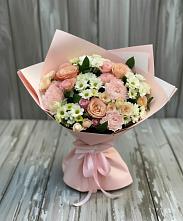 Букет цветов из:  Гвоздики, Розы и Хризантемы в Удобной Краснодарский край