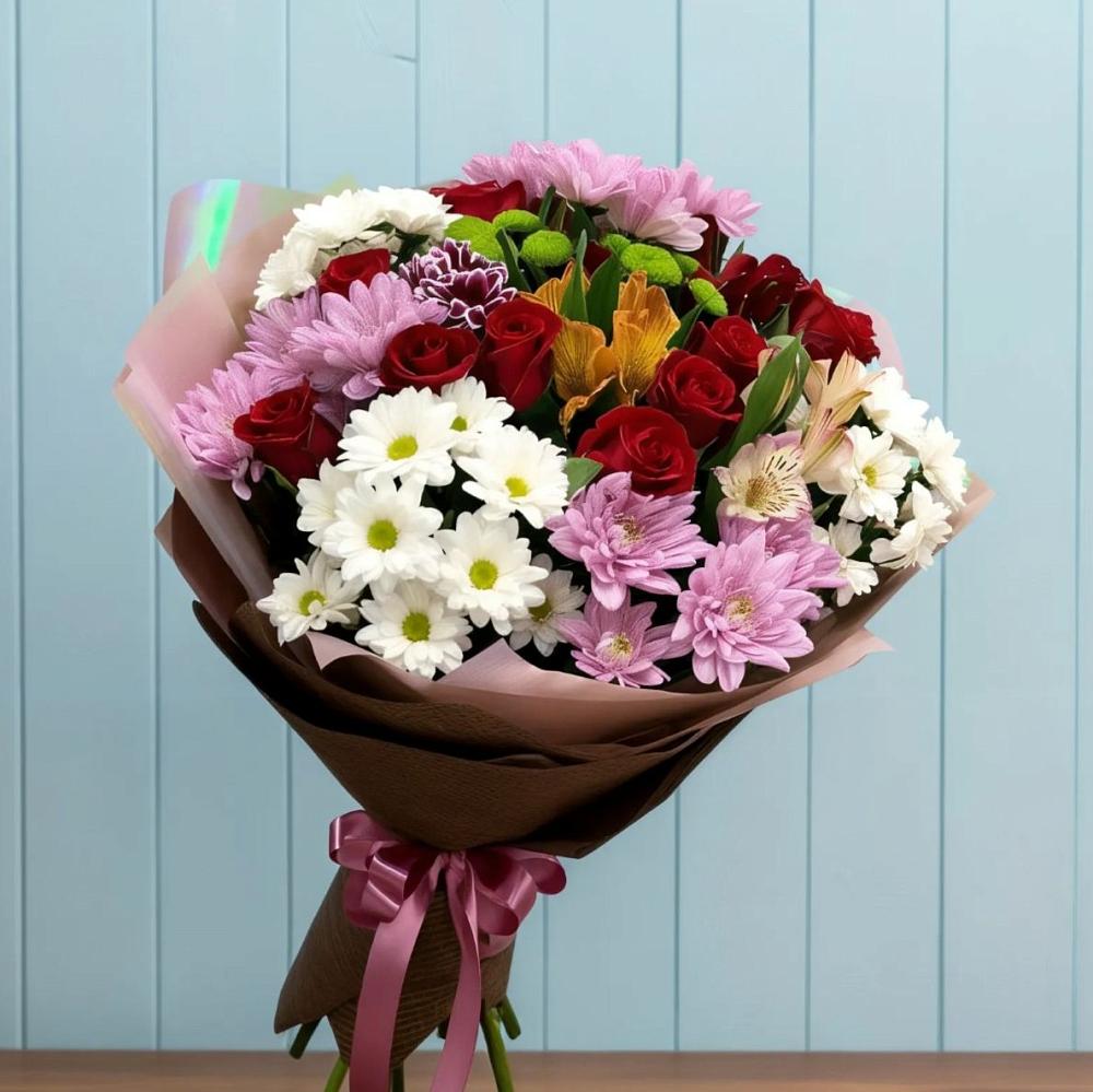 Букет цветов из: Розы, Хризантемы и Альстромерии в Удобной Краснодарский край