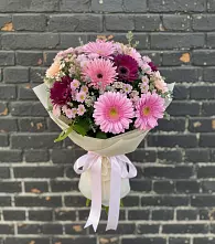 Букет цветов из:  Герберы и Хризантемы в Удобной Краснодарский край
