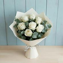 Букет Белые розы в Эвкалипте в Удобной Краснодарский край