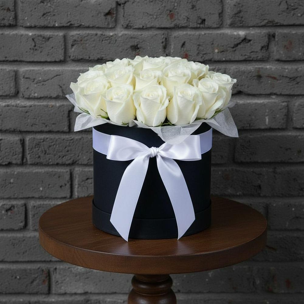 Цветочная композиция из Розы в шляпной коробке в Удобной Краснодарский край