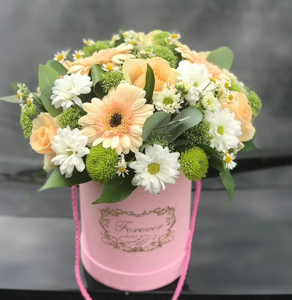 Цветочная композиция из Розы, Герберы и Хризантемы в шляпной коробке в Удобной Краснодарский край