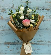 Букет цветов из:  Розы и Лизиантусы в Удобной Краснодарский край